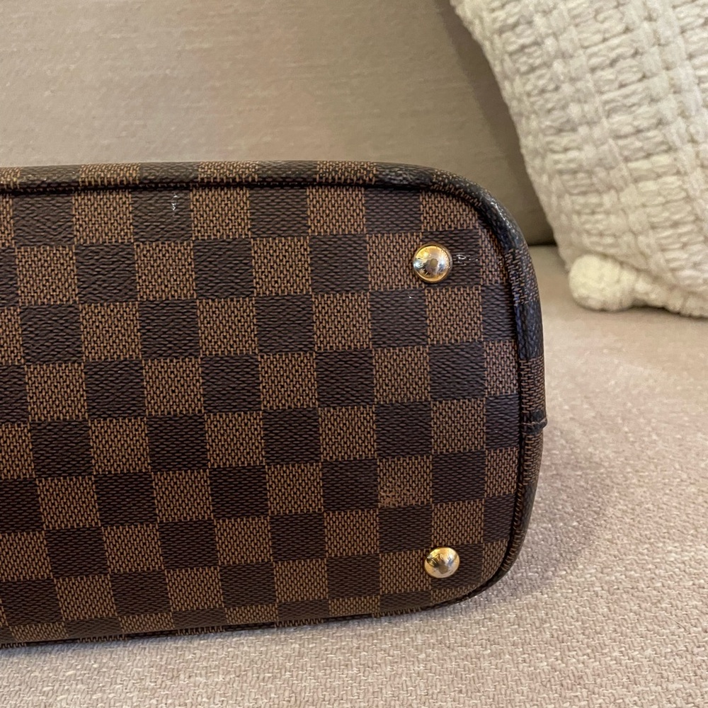 Louis Vuitton Damier Ebene Canvas Kensington V Bag - Picture 7 of 16